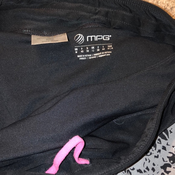 Running Shorts - Picture 4 of 4